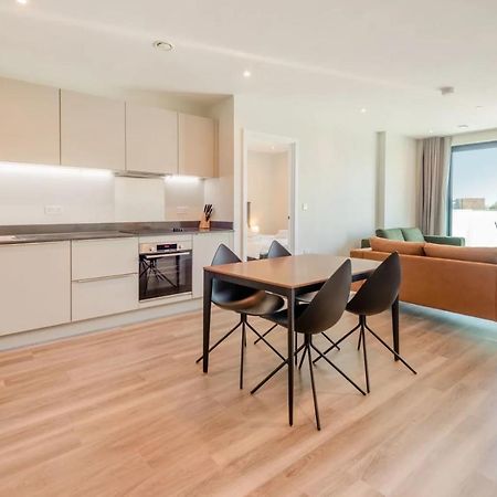 Modern Apartments In Brentford 2 Minutes Walk From Kew Bridge Exterior photo
