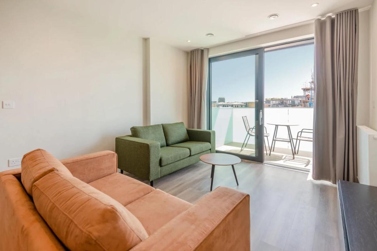 Modern Apartments In Brentford 2 Minutes Walk From Kew Bridge Exterior photo